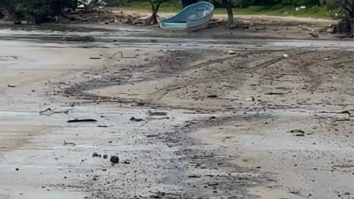 CONTINÚAN LOS DERRAMES DE HIDROCARBUROS