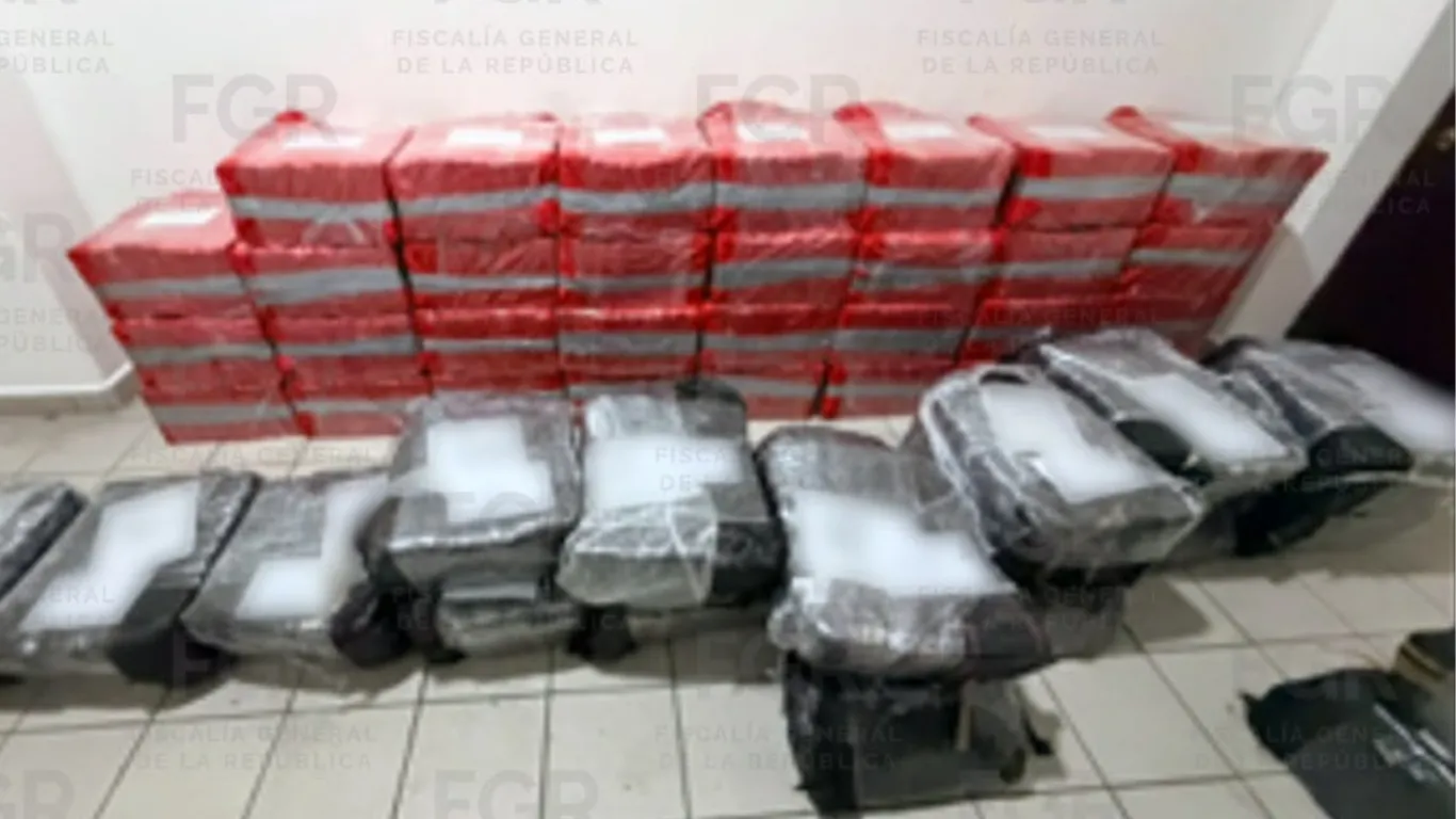 POR TRANSPORTE DE CLORHIDRATO DE COCAÍNA FGR LLEVA A PROCESO A CINCO PERSONAS
